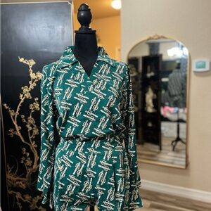 Chic Green Patterned Blouse